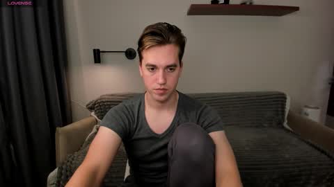 Snapshot of dr_your_dream chatting on October 19, 2025, 9:26 pm Mervin online show from October 19, 2025, 9:26 pm