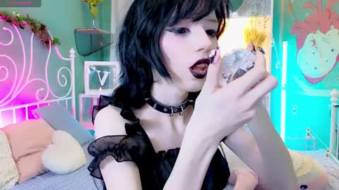 Snapshot of draculaura_ chatting on December 29, 2024, 8:58 pm Draculaura online show from December 29, 2024, 8:58 pm