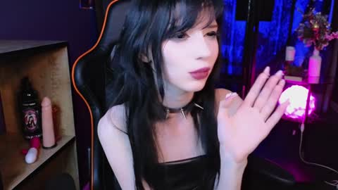 Snapshot of draculaura_ chatting on January 30, 2025, 12:50 am Draculaura online show from January 30, 2025, 12:50 am