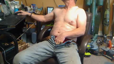 Snapshot of dragonbaron1020 chatting on February 12, 2025, 4:11 pm dragonbaron1020 online show from February 12, 2025, 4:11 pm