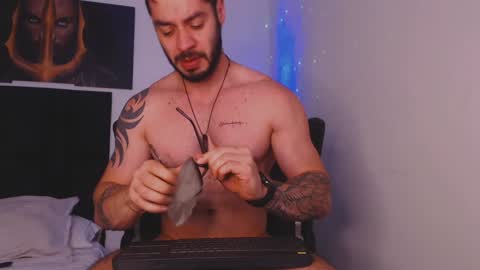 Snapshot of drake_cole11 chatting on December 8, 2024, 2:41 pm drake_cole11 online show from December 8, 2024, 2:41 pm