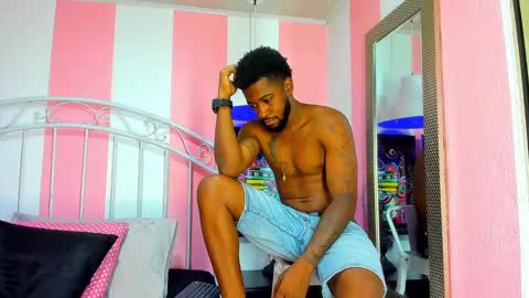 Snapshot of drake_nassir4 chatting on December 22, 2024, 4:38 pm ---Drake--- online show from December 22, 2024, 4:38 pm