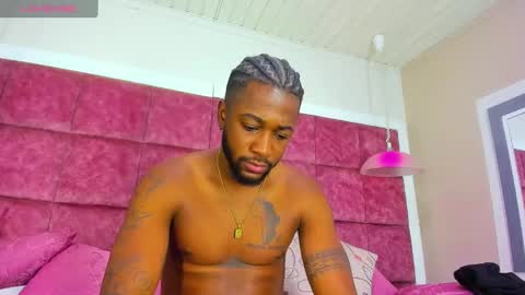 Snapshot of drake_nassir4 chatting on February 17, 2025, 2:48 pm ---Drake--- online show from February 17, 2025, 2:48 pm