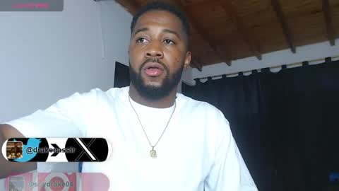 Snapshot of drake_nassir4 chatting on May 21, 2026, 4:52 am ---Drake--- online show from May 21, 2026, 4:52 am