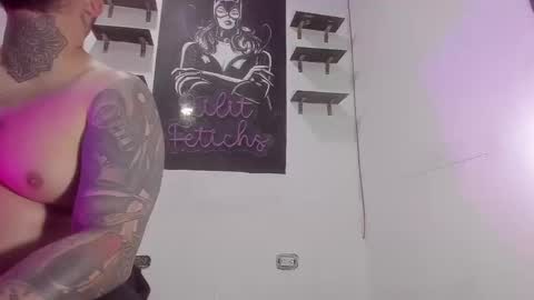 Snapshot of drake_white1 chatting on September 15, 2025, 3:17 am drake whitee Independent Model online show from September 15, 2025, 3:17 am