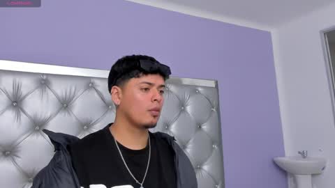 Snapshot of drakenn_ chatting on October 23, 2025, 3:11 pm drakeeee online show from October 23, 2025, 3:11 pm