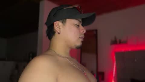 Snapshot of drakenn_ chatting on February 11, 2026, 12:15 am drakeeee online show from February 11, 2026, 12:15 am