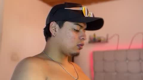 Snapshot of drakenn_ chatting on February 19, 2026, 4:47 pm drakeeee online show from February 19, 2026, 4:47 pm