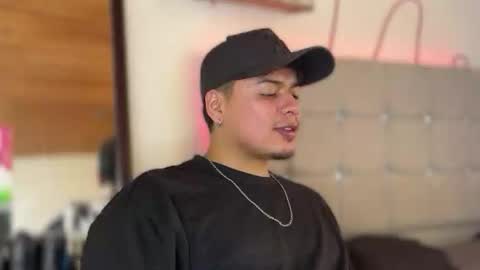 Snapshot of drakenn_ chatting on March 4, 2026, 4:35 pm drakeeee online show from March 4, 2026, 4:35 pm