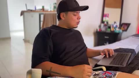 Snapshot of drakenn_ chatting on March 6, 2026, 6:04 pm drakeeee online show from March 6, 2026, 6:04 pm