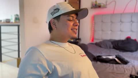 Snapshot of drakenn_ chatting on March 10, 2026, 5:07 pm drakeeee online show from March 10, 2026, 5:07 pm