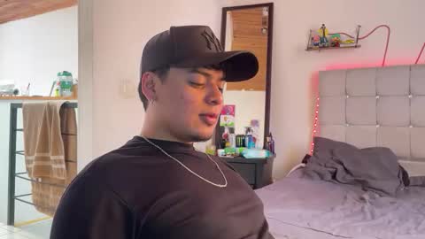 Snapshot of drakenn_ chatting on March 14, 2026, 3:50 pm drakeeee online show from March 14, 2026, 3:50 pm