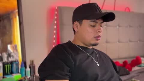 Snapshot of drakenn_ chatting on March 15, 2026, 2:45 pm drakeeee online show from March 15, 2026, 2:45 pm