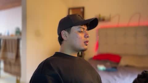 Snapshot of drakenn_ chatting on March 16, 2026, 2:43 pm drakeeee online show from March 16, 2026, 2:43 pm