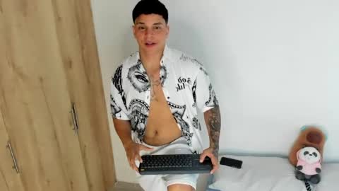 Snapshot of drakesmith02 chatting on April 3, 2026, 10:19 pm Drake Smith online show from April 3, 2026, 10:19 pm