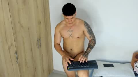 Snapshot of drakesmith02 chatting on April 17, 2026, 11:19 pm Drake Smith online show from April 17, 2026, 11:19 pm