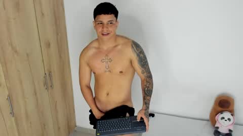Snapshot of drakesmith02 chatting on April 23, 2026, 10:34 pm Drake Smith online show from April 23, 2026, 10:34 pm