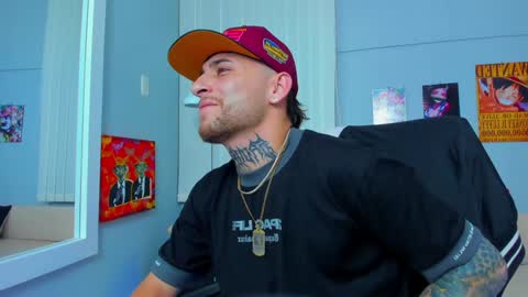 Snapshot of drako_lamar chatting on December 31, 2024, 3:20 pm Drako online show from December 31, 2024, 3:20 pm