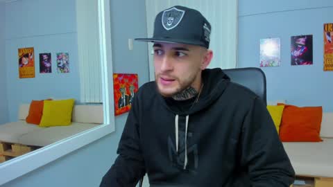 Snapshot of drako_lamar chatting on January 16, 2025, 12:20 pm Drako online show from January 16, 2025, 12:20 pm