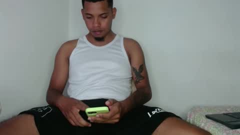 Snapshot of drako_monstercock chatting on January 31, 2025, 10:42 am drako_monstercock online show from January 31, 2025, 10:42 am