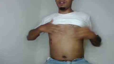 Snapshot of drako_monstercock chatting on February 5, 2025, 3:23 am drako_monstercock online show from February 5, 2025, 3:23 am