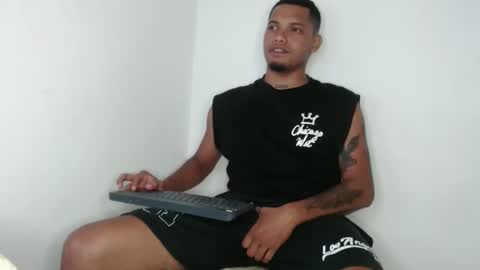 Snapshot of drako_monstercock chatting on February 7, 2025, 8:22 am drako_monstercock online show from February 7, 2025, 8:22 am
