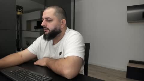 Snapshot of dravenpeak chatting on October 22, 2025, 7:57 pm DravenPeak online show from October 22, 2025, 7:57 pm