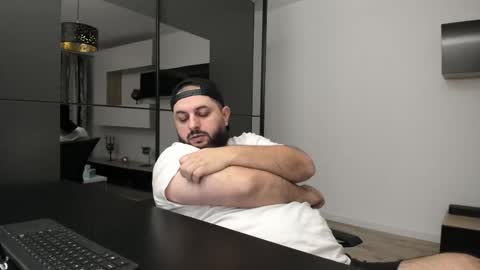 Snapshot of dravenpeak chatting on October 28, 2025, 11:29 pm DravenPeak online show from October 28, 2025, 11:29 pm