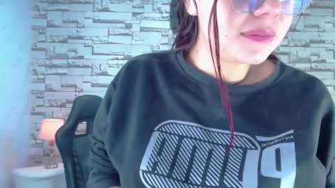 Snapshot of draviana_a chatting on October 7, 2025, 3:25 am Draviana  online show from October 7, 2025, 3:25 am