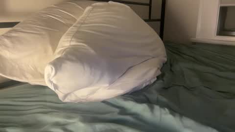 dre0000000 online show from October 17, 2025, 8:17 am