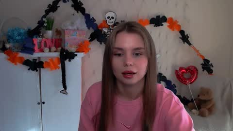 Mari online show from November 2, 2025, 9:11 am