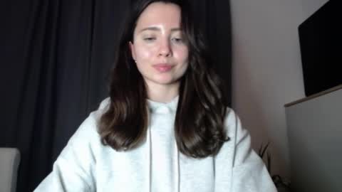 Nicole online show from January 11, 2026, 2:44 pm