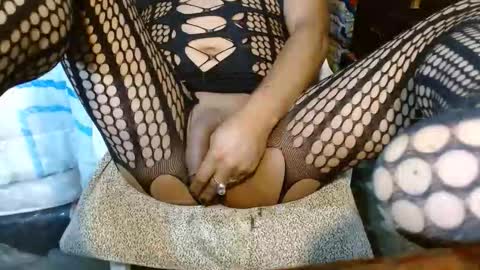 Snapshot of dream_real chatting on February 14, 2026, 10:17 pm dreamreal online show from February 14, 2026, 10:17 pm