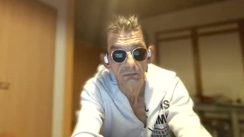 Snapshot of dreambob chatting on November 13, 2025, 8:52 pm Dreambob online show from November 13, 2025, 8:52 pm