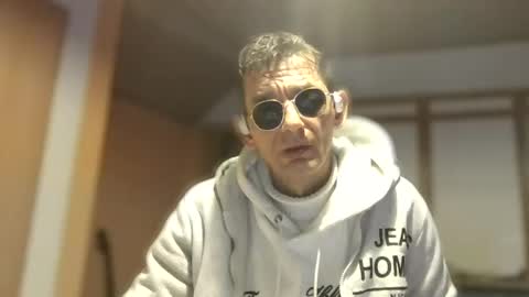 Snapshot of dreambob chatting on December 20, 2025, 7:32 pm Dreambob online show from December 20, 2025, 7:32 pm