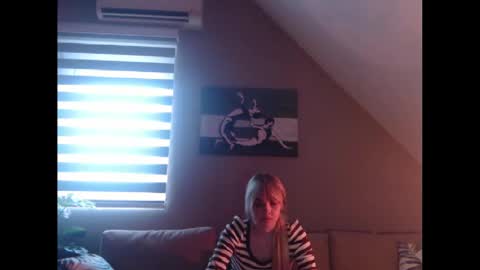A girl online show from December 11, 2024, 10:58 am