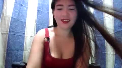 Snapshot of dreamer_17 chatting on November 17, 2025, 4:40 am Maui online show from November 17, 2025, 4:40 am