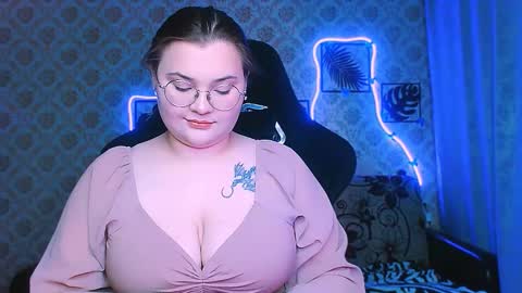 dreamforyoue2 online show from February 7, 2026, 8:23 pm