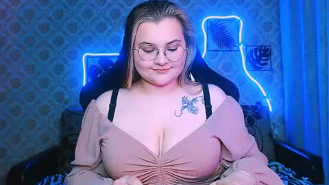 dreamforyoue2 online show from April 28, 2026, 7:41 pm