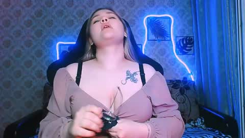 dreamforyoue2 online show from June 7, 2026, 8:23 pm