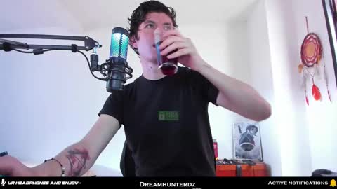 Snapshot of dreamhunterdz chatting on September 21, 2025, 8:10 pm Your lord. - ONLINE  1500 Pm to 2100 Pm - New York Hour online show from September 21, 2025, 8:10 pm