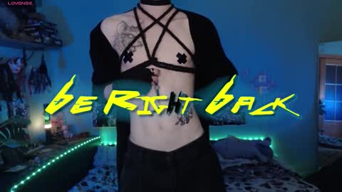 Snapshot of dreammaker_ chatting on October 11, 2025, 4:01 am Yukichi online show from October 11, 2025, 4:01 am