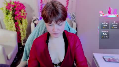 Snapshot of dreammyluna chatting on September 17, 2025, 8:54 pm Luna online show from September 17, 2025, 8:54 pm