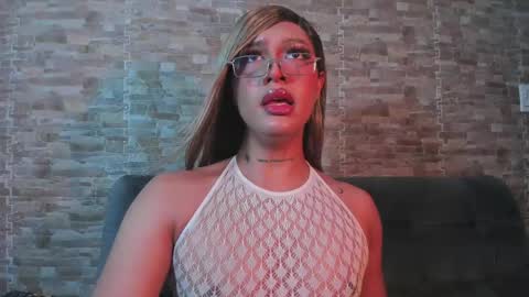 dreams_chloe online show from June 7, 2026, 5:55 am