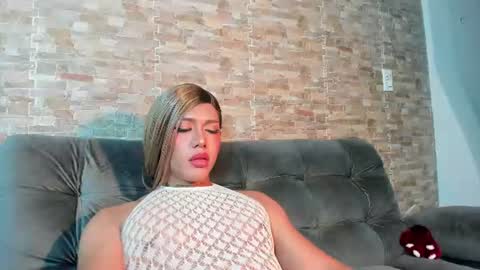 dreams_chloe online show from June 14, 2026, 12:19 am