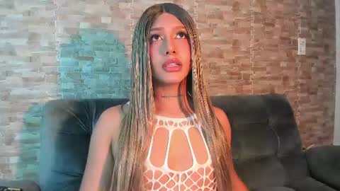 dreams_chloe online show from June 17, 2026, 5:21 am