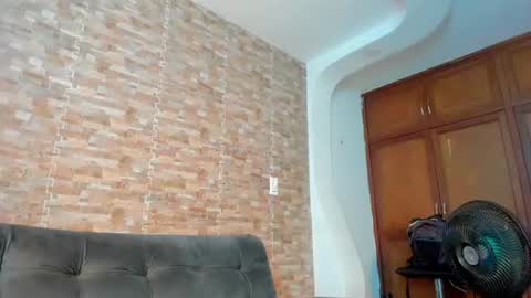 dreams_chloe online show from July 4, 2026, 5:46 am
