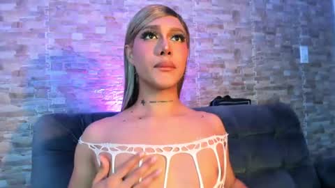 dreams_chloe online show from July 14, 2026, 10:21 am
