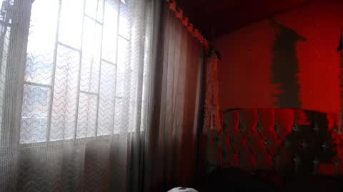 Snapshot of dreams_sophi chatting on May 13, 2026, 7:33 pm Sophia online show from May 13, 2026, 7:33 pm