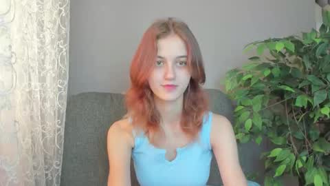 dreamy_pollyyy online show from September 15, 2025, 3:17 am